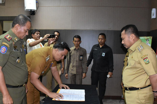 Sertijab 12 Camat di Kabupaten Kampar, Bupati: Jaga Kondisi Masyarakat Tetap Aman dan Kondusif 